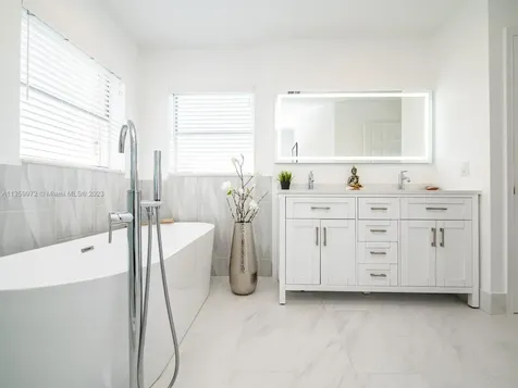 1242 NW 192nd Lane Pembroke Pines FL 33029