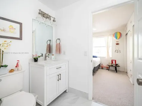 1242 NW 192nd Lane Pembroke Pines FL 33029