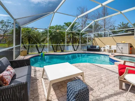 1242 NW 192nd Lane Pembroke Pines FL 33029