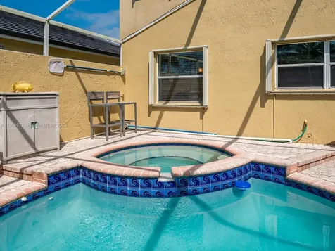 1242 NW 192nd Lane Pembroke Pines FL 33029