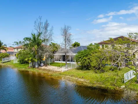 1242 NW 192nd Lane Pembroke Pines FL 33029