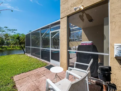 1242 NW 192nd Lane Pembroke Pines FL 33029