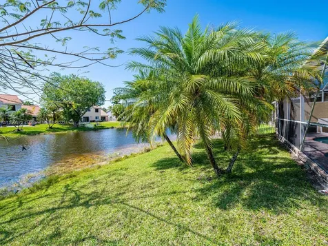 1242 NW 192nd Lane Pembroke Pines FL 33029