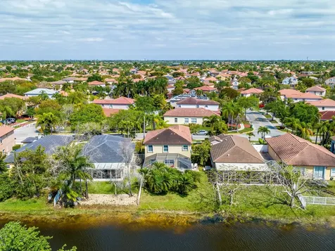 1242 NW 192nd Lane Pembroke Pines FL 33029