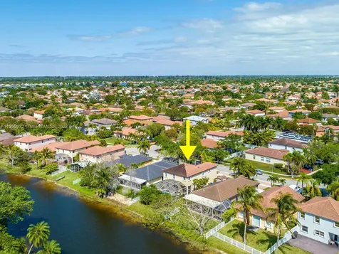 1242 NW 192nd Lane Pembroke Pines FL 33029