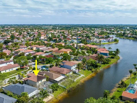 1242 NW 192nd Lane Pembroke Pines FL 33029