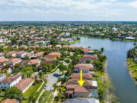 1242 NW 192nd Lane Pembroke Pines FL 33029