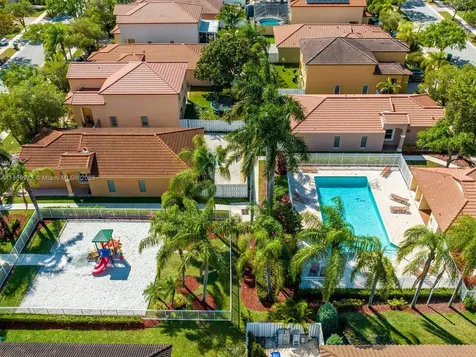 1242 NW 192nd Lane Pembroke Pines FL 33029