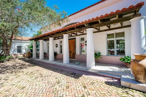 4521 Pine Tree Drive Miami Beach FL 33140