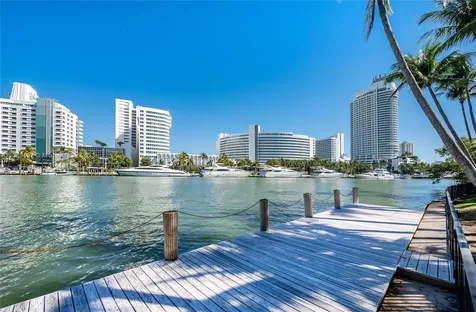4521 Pine Tree Drive Miami Beach FL 33140