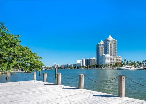 4521 Pine Tree Drive Miami Beach FL 33140