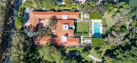4521 Pine Tree Drive Miami Beach FL 33140