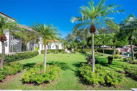 4521 Pine Tree Drive Miami Beach FL 33140