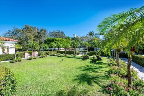 4521 Pine Tree Drive Miami Beach FL 33140