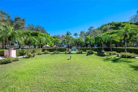4521 Pine Tree Drive Miami Beach FL 33140