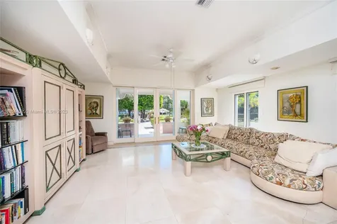 4521 Pine Tree Drive Miami Beach FL 33140