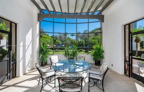 4521 Pine Tree Drive Miami Beach FL 33140