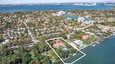 4521 Pine Tree Drive Miami Beach FL 33140