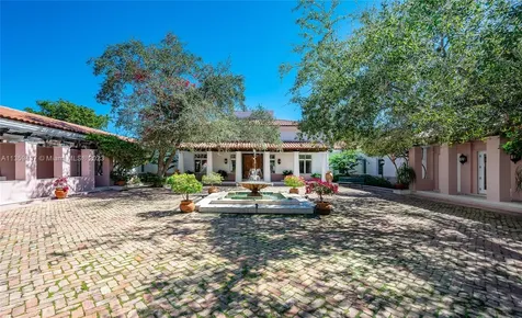 4521 Pine Tree Drive Miami Beach FL 33140