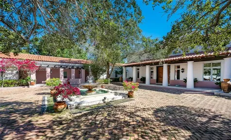 4521 Pine Tree Drive Miami Beach FL 33140