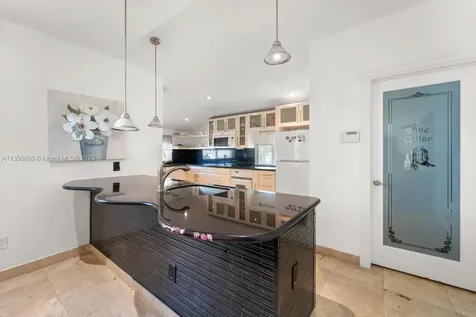4515 Alton Road Miami Beach FL 33140