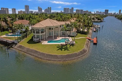 1130 Harbor Court Hollywood FL 33019