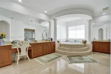 1130 Harbor Court Hollywood FL 33019