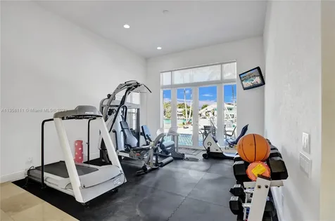 1130 Harbor Court Hollywood FL 33019