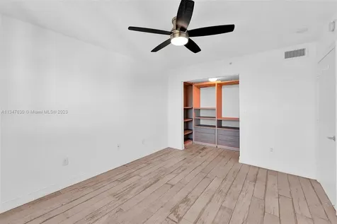 7600 Collins Avenue Miami Beach FL 33141