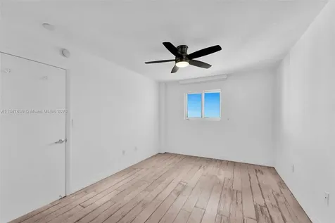 7600 Collins Avenue Miami Beach FL 33141