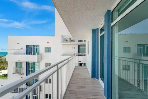 7600 Collins Avenue Miami Beach FL 33141