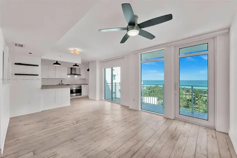 7600 Collins Avenue Miami Beach FL 33141