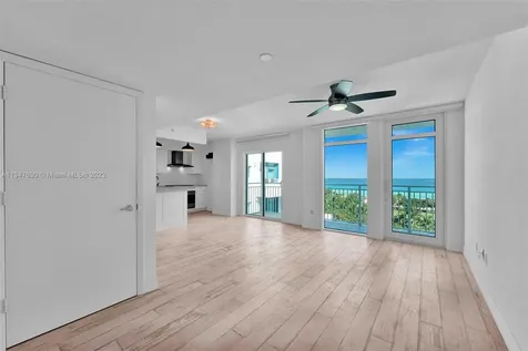7600 Collins Avenue Miami Beach FL 33141