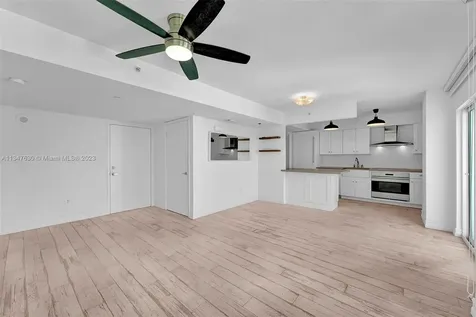 7600 Collins Avenue Miami Beach FL 33141