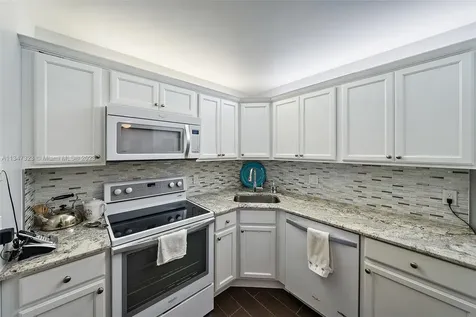 301 Pine Ridge Circle Green Acres FL 33463