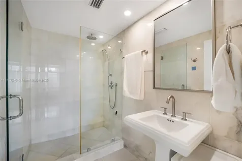 20 Island Avenue Miami Beach FL 33139