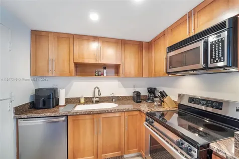 20 Island Avenue Miami Beach FL 33139