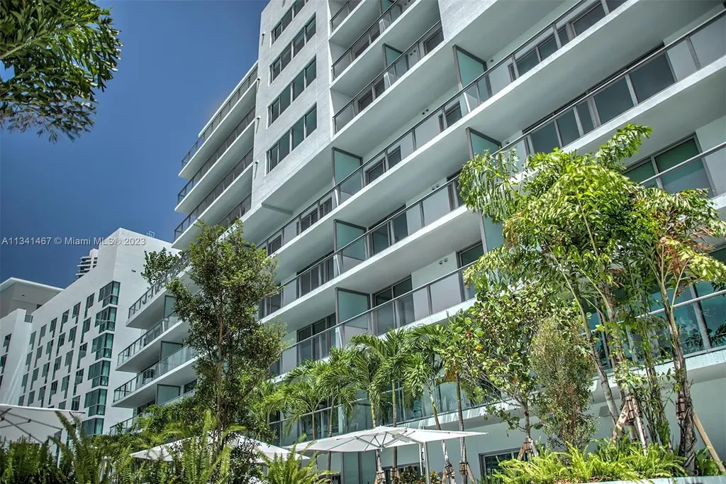 1600 SW 1st Avenue Miami FL 33129
