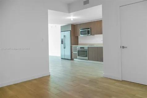 1600 SW 1st Avenue Miami FL 33129