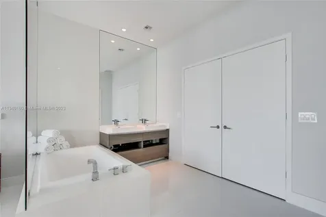 460 NE 28th Street Miami FL 33137