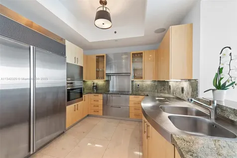 100 S Pointe Drive Miami Beach FL 33139