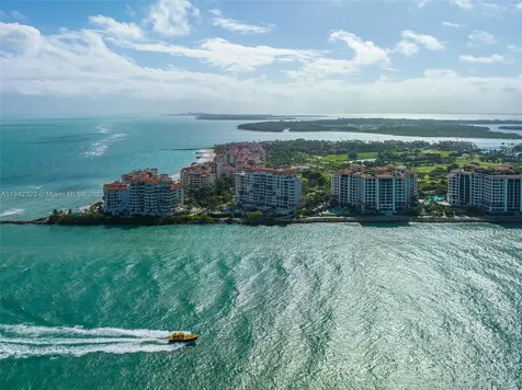 100 S Pointe Drive Miami Beach FL 33139