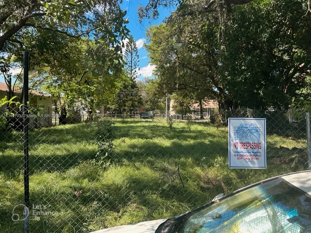 3501 NW 10th Avenue Miami FL 33127