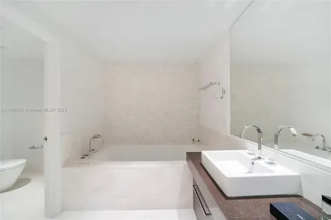 17121 Collins Avenue Sunny Isles Beach FL 33160
