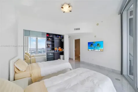 17121 Collins Avenue Sunny Isles Beach FL 33160