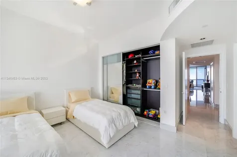 17121 Collins Avenue Sunny Isles Beach FL 33160