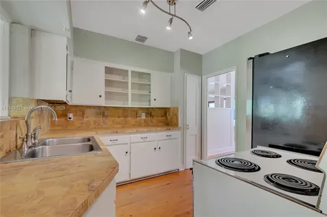 1225 Medina Avenue Coral Gables FL 33134