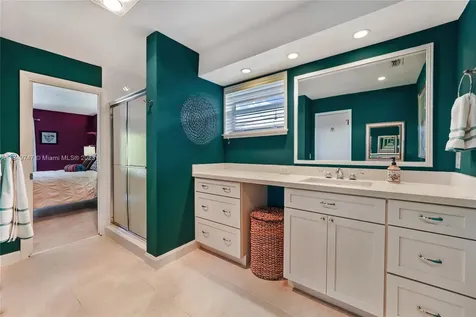 2600 NE 6th Court Fort Lauderdale FL 33304