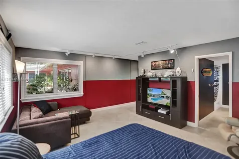 2600 NE 6th Court Fort Lauderdale FL 33304
