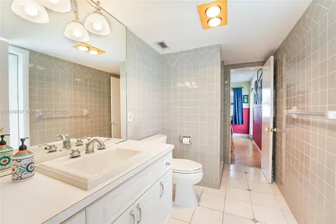 2600 NE 6th Court Fort Lauderdale FL 33304